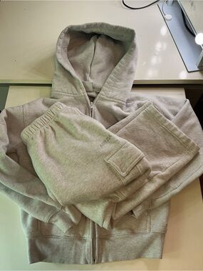 Matching Aritzia Sweatsuit